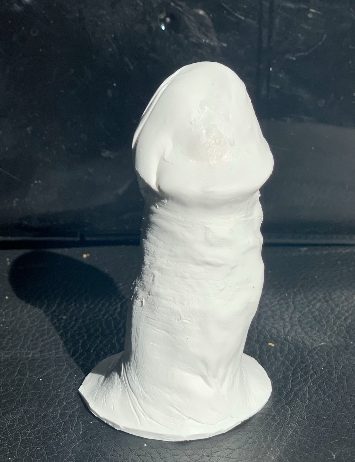 Witte siliconen dildo, gemaakt naar mijn penis in volledig stijve toestand